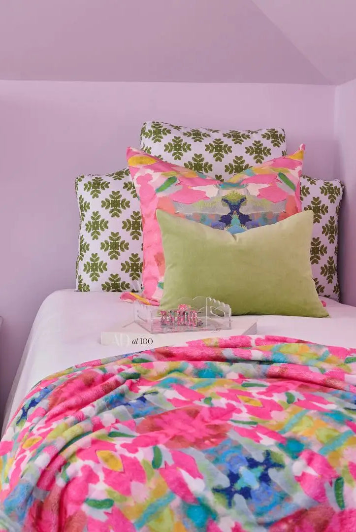 Laura Park Designs Pink Paradise Fleece Blanket - Flirt!